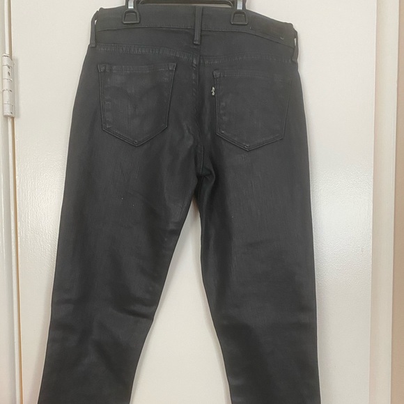 Levi’s - Picture 2 of 8